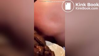 Loirinha cagando grosso