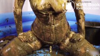 Scat play with extreme lot of shit -short video