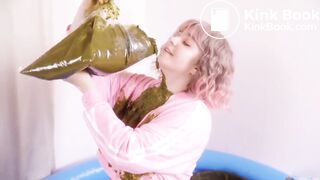 Scat play with extreme lot of shit -short video