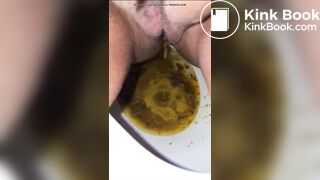 女人腹泻拉水视频