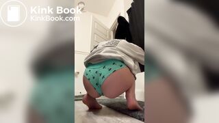 Blonde Hottie Shitting In Her Blue Panties