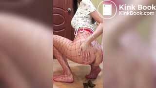 Girl in fishnets shitting