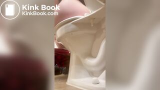 Secy girl pooping a lot on toilet