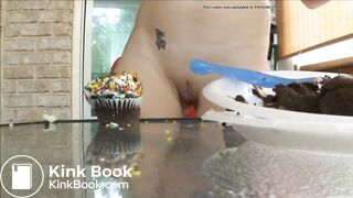 One of my favorite scat girl making more shit cakes