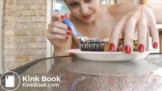 One of my favorite scat girl making more shit cakes