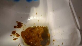 Diarrea on toilet