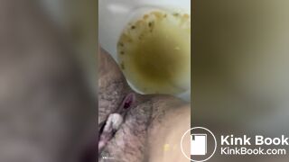 Camgirl Goes To Bathroom In Between Privates *no face*