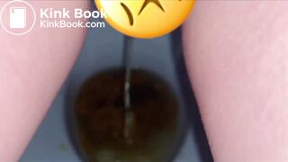 Cute girl poop scene058