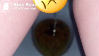 Cute girl poop scene058