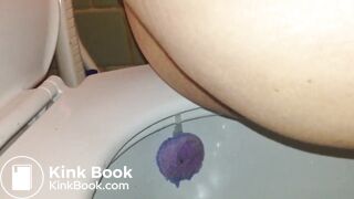 Girl pooping on toilet - video 93