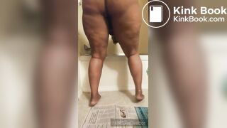 Phat butt ebony blowing up the bathroom