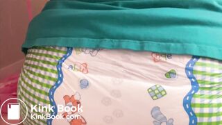 Sexy Hot Lightskin Ebony Girl Huge Diaper Poop