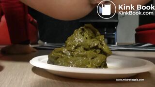 One of my favorite scat girl shitting on plate - video 3