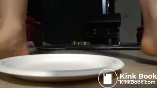 One of my favorite scat girl shitting on plate - video 3