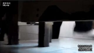 spy camera asian girl pee and shit.video_1344