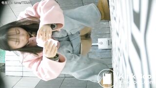 spy camera asian girl pee and shit.video_1406