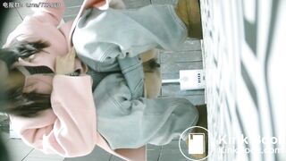 spy camera asian girl pee and shit.video_1406
