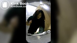 spy camera asian girl pee and shit.video_1326