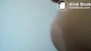 Ragazza che lascia cadere la cacca - video 3