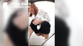 spy camera asian girl pee and shit.video_1404