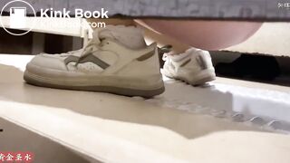 spy camera asian girl pee and shit.video_1371