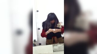 spy camera asian girl pee and shit.video_1367