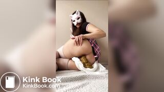 Sexy Hot White Girl Drops A Fuckin Avalanche In Diaper