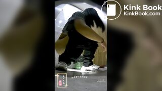 spy camera asian girl pee and shit.video_1335