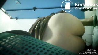 spy camera asian girl pee and shit.video_1349