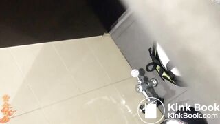 spy camera asian girl pee and shit.video_1378