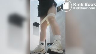 spy camera asian girl pee and shit.video_1269