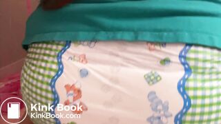 Pretty lightskin ebony takes a fleet enema and messes