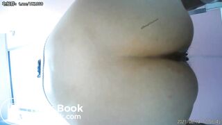 spy camera asian girl pee and shit.video_1395