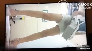 spy camera asian girl pee and shit.video_1351