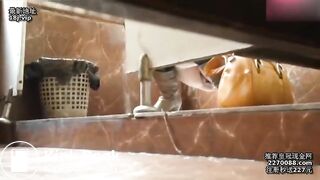 spy camera asian girl pee and shit.video_1343