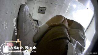 spy camera asian girl pee and shit.video_1338