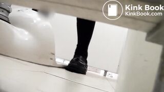 spy camera asian girl pee and shit.video_1334