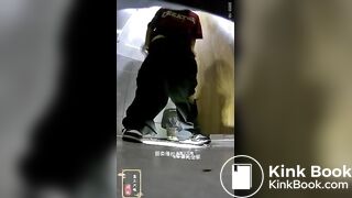 spy camera asian girl pee and shit.video_1252