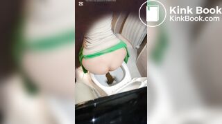 Slutty wife spied while shitting