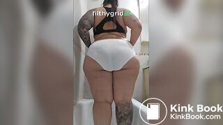 Big girl big panties big poop in panties