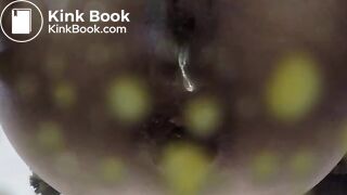 Japanese woman's toilet scene - video 92