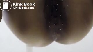 Japanese woman's toilet scene - video 89