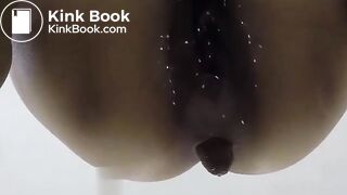 Japanese woman's toilet scene - video 89