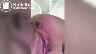 Aussie taking a sloppy morning poo