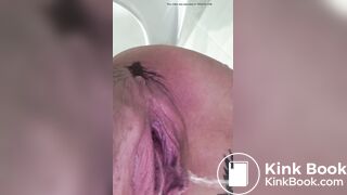 Aussie taking a sloppy morning poo