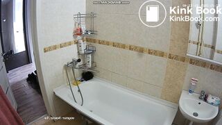 Big booty teen power pee and drop some bomb