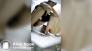 spy camera asian girl pee and shit.video_1251