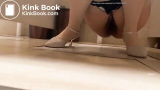 spy camera asian girl pee and shit.video_1286