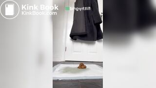 Hot girl shitting - video 157