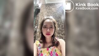Girl record herself pooping